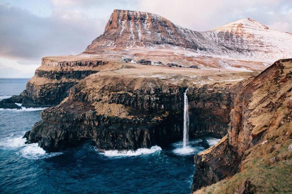 Múlafossur Cottage No 2 by Famous Waterfall in Gásadalur Exterior foto